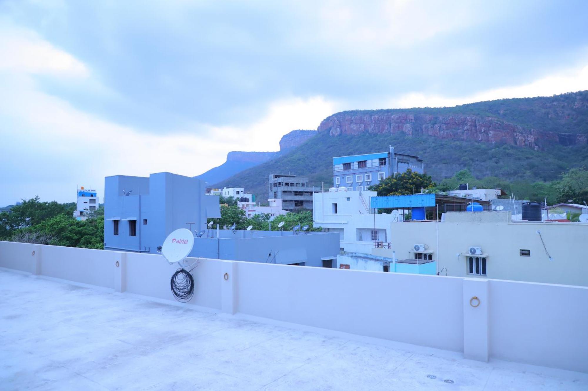 Nanda Mohan Homestay- Luxuries Ac Apartment Close To Alipiri Foothills-Kapila Teertham And Iskcon Temple تيروباتي المظهر الخارجي الصورة