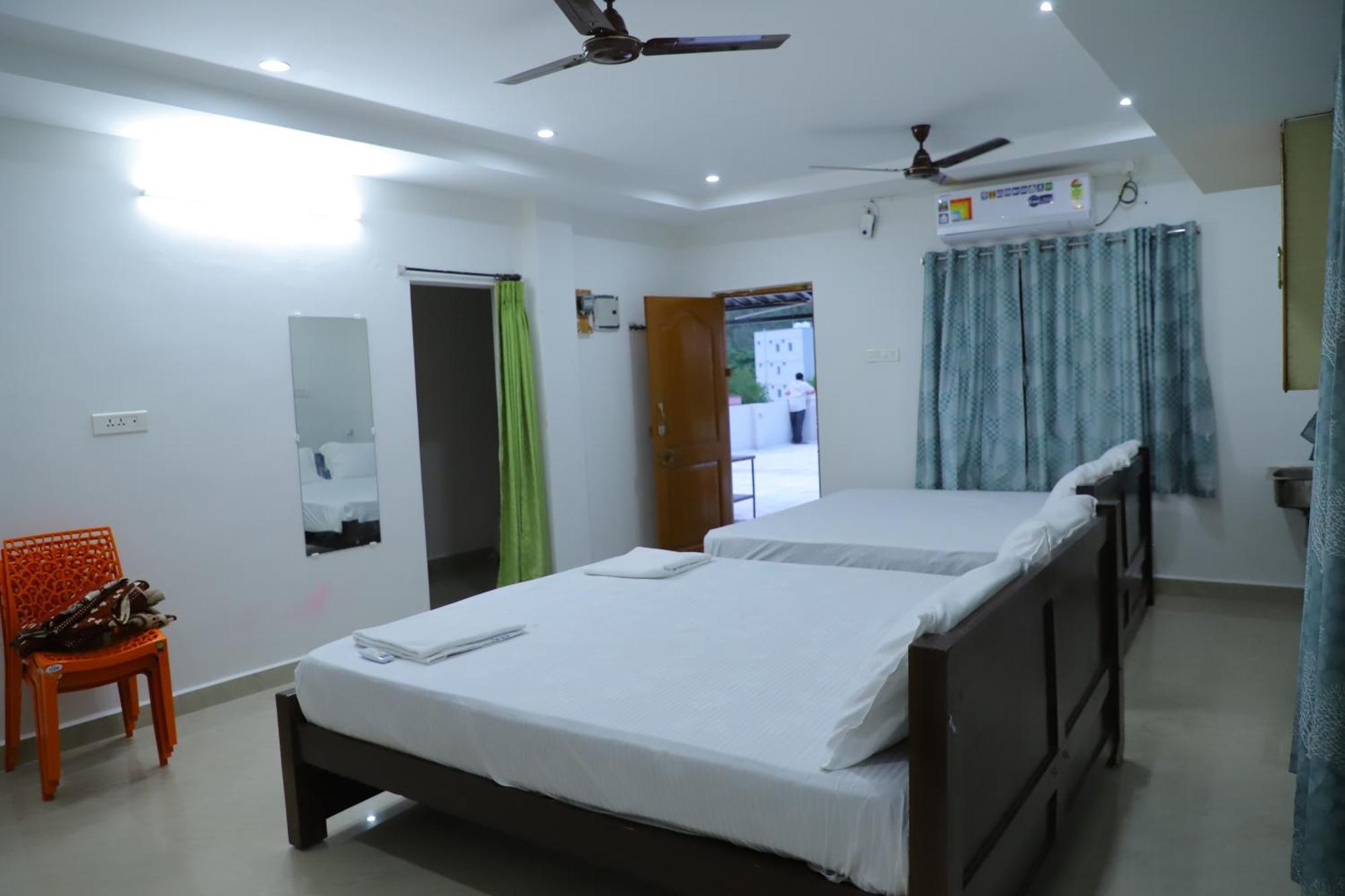 Nanda Mohan Homestay- Luxuries Ac Apartment Close To Alipiri Foothills-Kapila Teertham And Iskcon Temple تيروباتي المظهر الخارجي الصورة