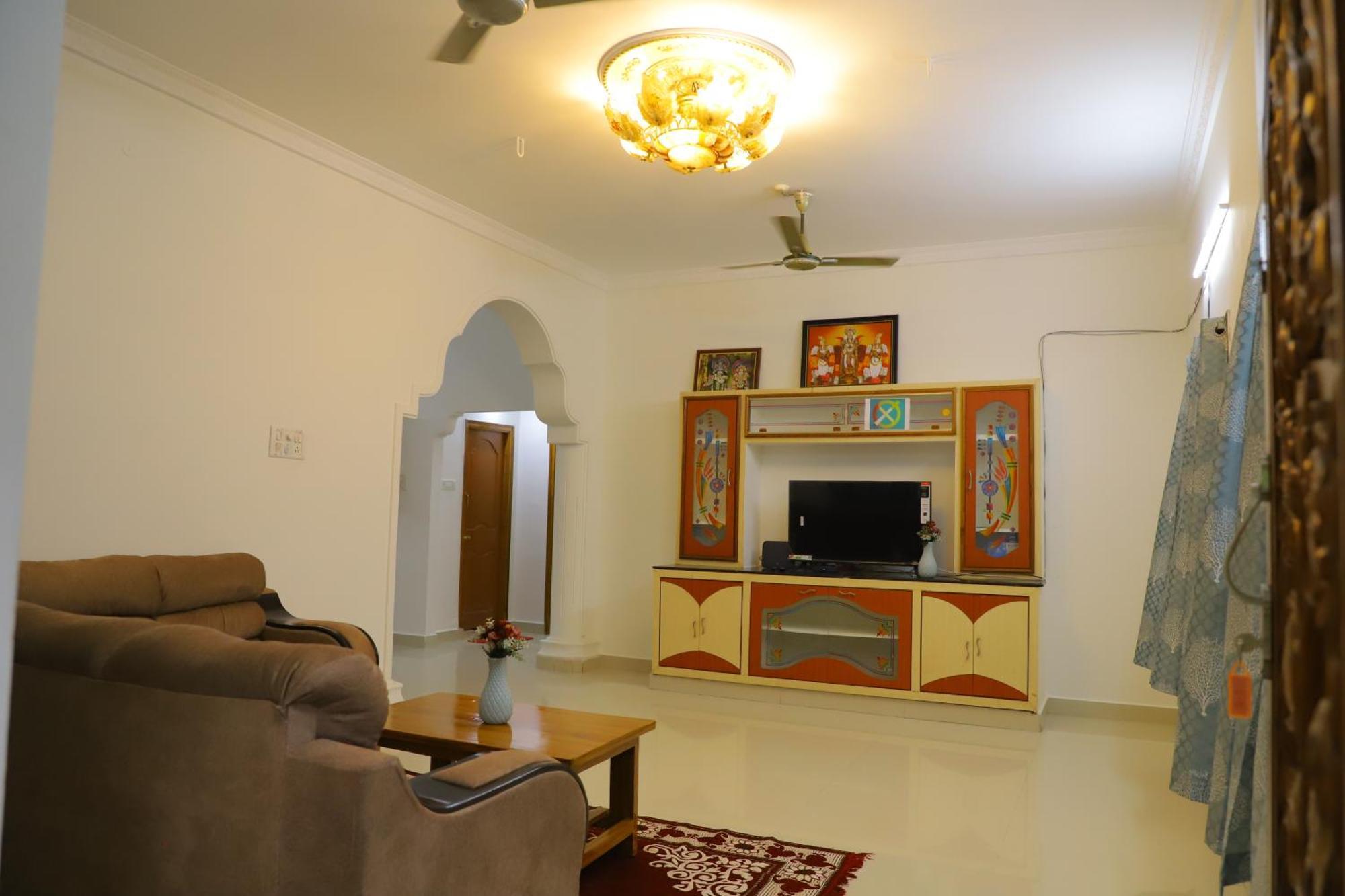 Nanda Mohan Homestay- Luxuries Ac Apartment Close To Alipiri Foothills-Kapila Teertham And Iskcon Temple تيروباتي المظهر الخارجي الصورة